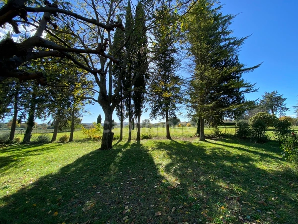 Dpt Gard (30), à vendre 5mn d'UZES, Belle propriété RP, chambres d'hôtes et gîte, piscine, parc 5 000 m2