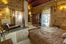 UZES, élégante maison de ville en pierre du XVIIIe siècle au cœur d’Uzès, T4 de 108m2.