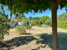 Uzès 4km, maison de plain-pied 130 m² sur terrain clos de 1 350 m², calme, piscine, garage.