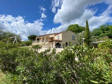 A 5 mn d'UZES (30) Maison de plain-pied 125 m2 avec vue panoramique