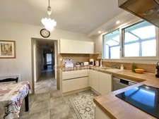UZÈS – Maison de plain-pied T6 rénovée avec prestations haut de gamme, jardin et garage