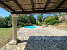 SOUS COMPROMIS - Superbe Propriété de Caractère avec Parc de 3 Hectares axe Uzès-Bagnols sur Cèze.
