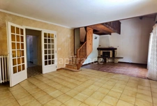 Dpt Gard (30), Sous compromis, proche d'UZES à 8km, maison P6 de 132m2, beau terrain de 600m2, calme.
