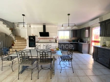 Dpt Gard (30), à vendre 5mn d'UZES, Belle propriété RP, chambres d'hôtes et gîte, piscine, parc 5 000 m2