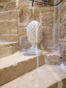 UZES, élégante maison de ville en pierre du XVIIIe siècle au cœur d’Uzès, T4 de 108m2.