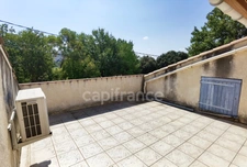 Dpt Gard (30), Sous compromis, proche d'UZES à 8km, maison P6 de 132m2, beau terrain de 600m2, calme.