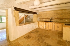 Maison de village de caractère avec cour intimiste et bassin, Uzès 3km. 