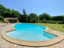 SOUS COMPROMIS - Superbe Propriété de Caractère avec Parc de 3 Hectares axe Uzès-Bagnols sur Cèze.