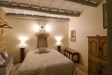 UZES, élégante maison de ville en pierre du XVIIIe siècle au cœur d’Uzès, T4 de 108m2.
