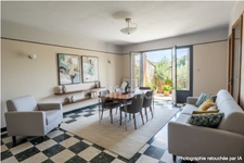 UZES 4km, village toutes commodités : Maison avec grand terrain, garage double et vue dominante !