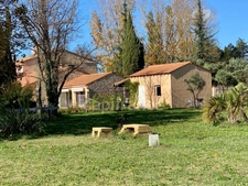 Dpt Gard (30), à vendre SAINT QUENTIN LA POTERIE Belle propriété avec résidence principale, chambres d'hôtes et gîte, piscine, parc arboré d'environ 5 000 m2
