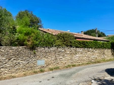 Dpt Gard (30), Sous compromis, proche d'UZES à 8km, maison P6 de 132m2, beau terrain de 600m2, calme.
