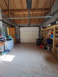 VILLEMOUSTAUSSOU – ÉLÉGANTE MAISON FAMILIALE AVEC JARDIN, TERRASSE ET GARAGE