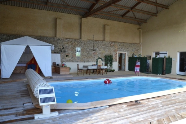 Maison de campagne de caractère – 186 m² – Piscine chauffée – Dépendances