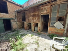 À Vendre : Maison de Ville à Rénover avec Grange et Jardin – Villasavary 