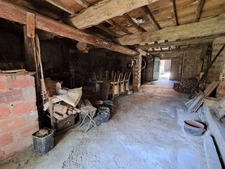 À Vendre : Maison de Ville à Rénover avec Grange et Jardin – Villasavary 