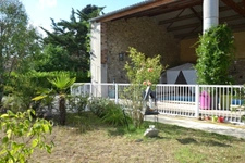 Charming country house – 186 m² – Heated swimming pool – Outbuildings