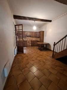  Maison de village traversante, grand garage, grange et fort potentiel – Pexiora