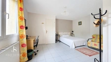 Superbe maison familiale de 1999 et de 213m² + 1 studio de 28 m²