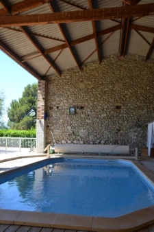 Charming country house – 186 m² – Heated swimming pool – Outbuildings