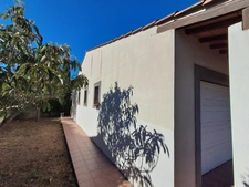 VILLEMOUSTAUSSOU – ÉLÉGANTE MAISON FAMILIALE AVEC JARDIN, TERRASSE ET GARAGE