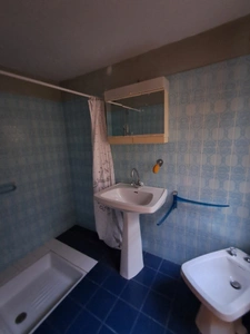  Maison de village traversante, grand garage, grange et fort potentiel – Pexiora