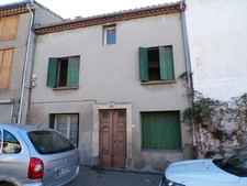 À Vendre : Maison de Ville à Rénover avec Grange et Jardin – Villasavary 