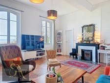 MAISON DE MAÎTRE DU XVIIIe SIÈCLE – 210 M² – 5 CHAMBRES – JARDIN – BASSIN CHAUFFÉ 