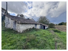 corps de Ferme avec terre  et lac