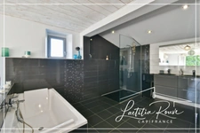Exceptional stone residence, 370 m², Swimming pool, Pool house, Outbuildings, 3 ha park with lake 25 min from Agen