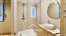 Exceptionnel : maison récente + grand terrain + prestations modernes !