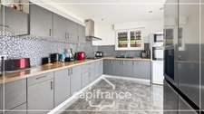 Maison familiale rénovée, 6 pièces, grand garage et extérieur aménagé
