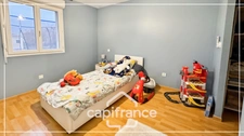 Exceptionnel : maison récente + grand terrain + prestations modernes !