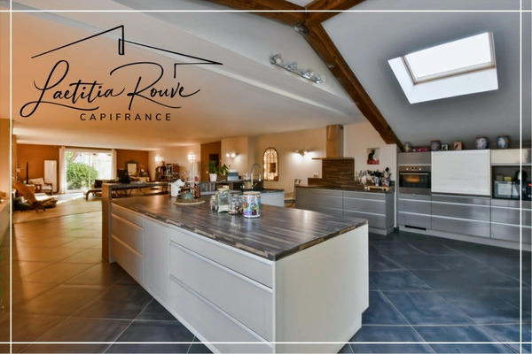 Demeure d’exception en pierre 370 m² habitable, Piscine, Pool house, Dépendances, Parc 3 ha avec lac À 25 min d’Agen