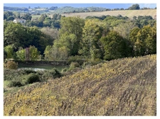 corps de Ferme avec terre  et lac