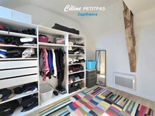 Farmhouse close to shops – 6 rooms – 145m² living space – 539m² of land 