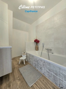 Farmhouse close to shops – 6 rooms – 145m² living space – 539m² of land 