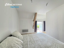 Farmhouse close to shops – 6 rooms – 145m² living space – 539m² of land 