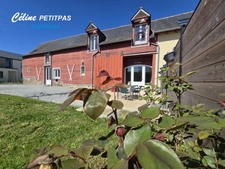 Farmhouse close to shops – 6 rooms – 145m² living space – 539m² of land 