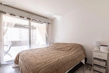 ✨ Elegant 2-room furnished apartment with large south-facing terrace – Juan-les-Pins