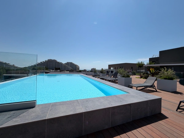 À Vendre – VILLENEUVE LOUBET (06) Appartement 3 Pièces en Rez-de-Jardin dans une Résidence de Standing (Livrée en 2024) 