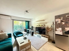 🏡 À vendre :Beau 2 pièces en rez-de-jardin, parking et cave – Antibes