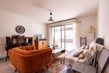 ✨ Elegant 2-room furnished apartment with large south-facing terrace – Juan-les-Pins