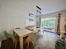 À Vendre : Appartement 2 Pièces avec terrasse et parking à Juan-les-Pins