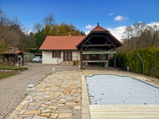 Maison rénovée 6 pièces sous sol total piscine 