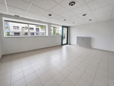 Local commercial avec vitrine et appartement T3 – Bien rare à usage mixte