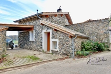 🏡 Rare sur le secteur ! Authentique maison en pierre avec vue panoramique, jardin, dépendances et aucun vis-à-vis : un véritable coup de cœur à découvrir à Sainte-Catherine.