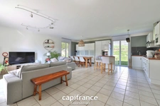 *** TROP TARD SOUS COMPROMIS ***  Coup de cœur assuré : Maison 135 m² avec jardin, garage double et suite parentale — Sainte-Catherine (69)