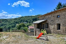 Ferme P5 en campagne à finir de rénover sur un ensemble de 2200 m² de parcelles vendre à THURINS (69)