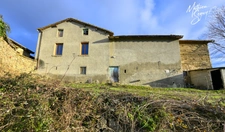 Small farmhouse P3 on 1860m² + 2 ha of agricultural land.